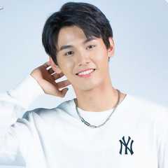 (Ja)Phachara Suansri