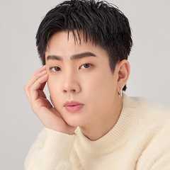 (Off)Jumpol Adulkittiporn