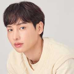 (Gun)Atthaphan Phunsawat