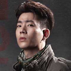 (Off)Jumpol Adulkittiporn