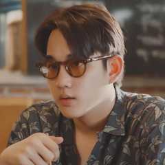 See Parattakorn Kaiyanan